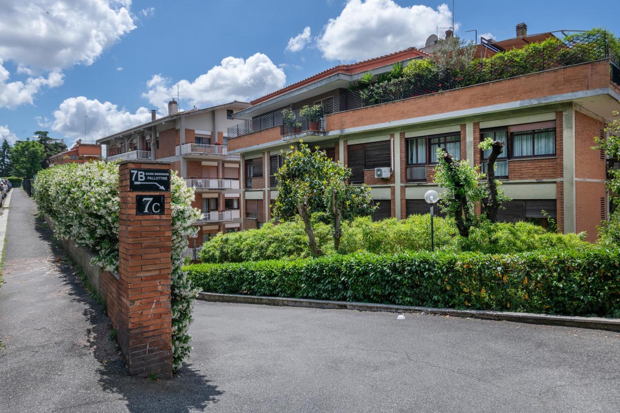 Apartment Dream Ii Rom